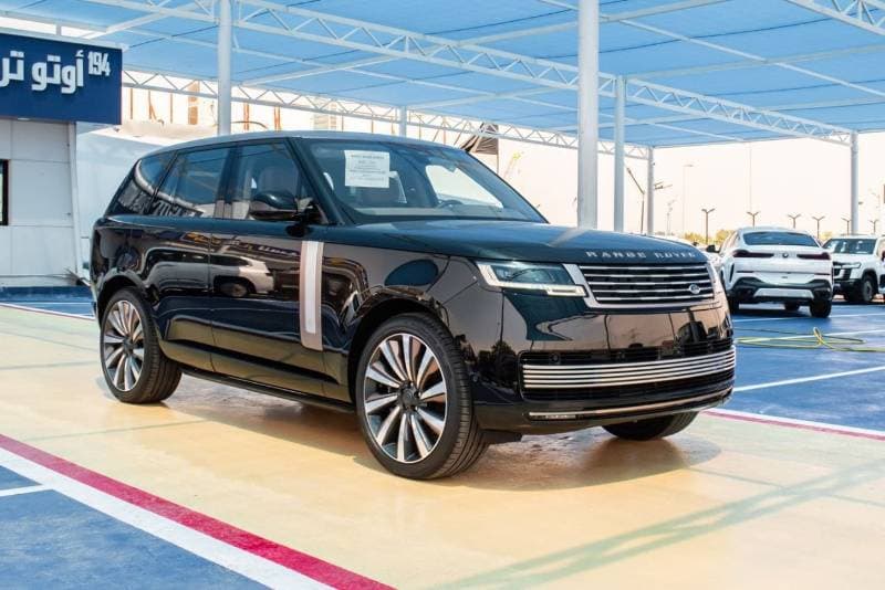 2026 Land Rover Range Rover SV LWB P615 thumbnail 2
