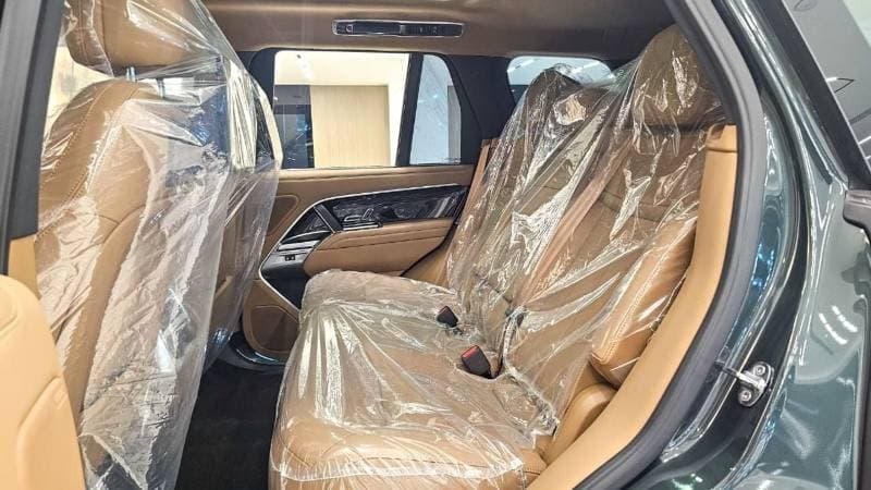 2026 Land Rover Range Rover HSE P400 thumbnail 8