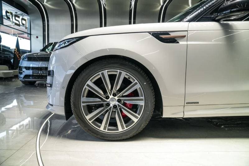 2025 Land Rover Range Rover Sport DYNAMIC SE P360 thumbnail 2