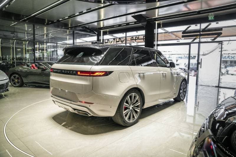 2025 Land Rover Range Rover Sport DYNAMIC SE P360 thumbnail 6