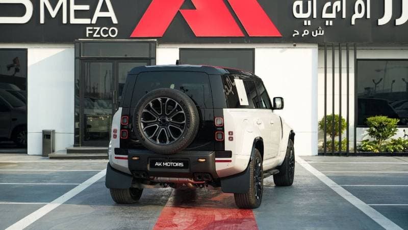 2026 Land Rover Defender thumbnail 6