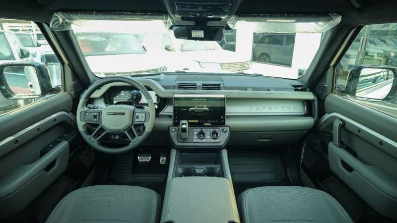 2026 Land Rover Defender thumbnail 8