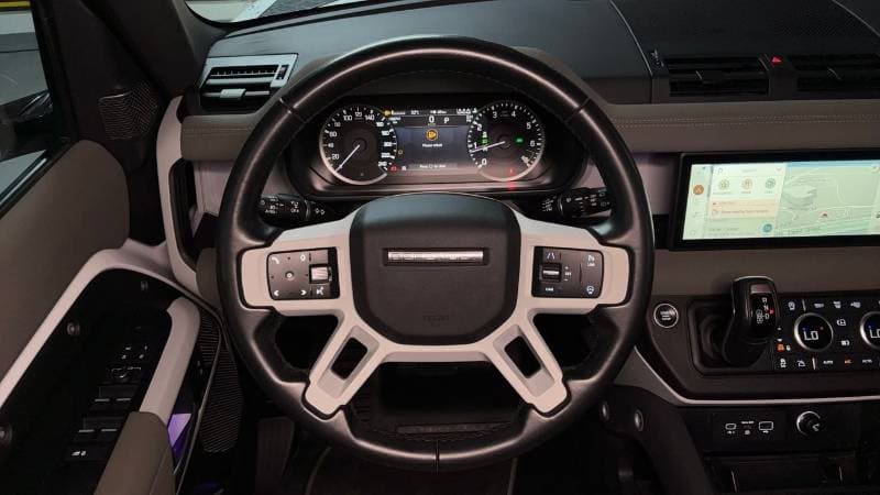2023 Land Rover Defender thumbnail 8