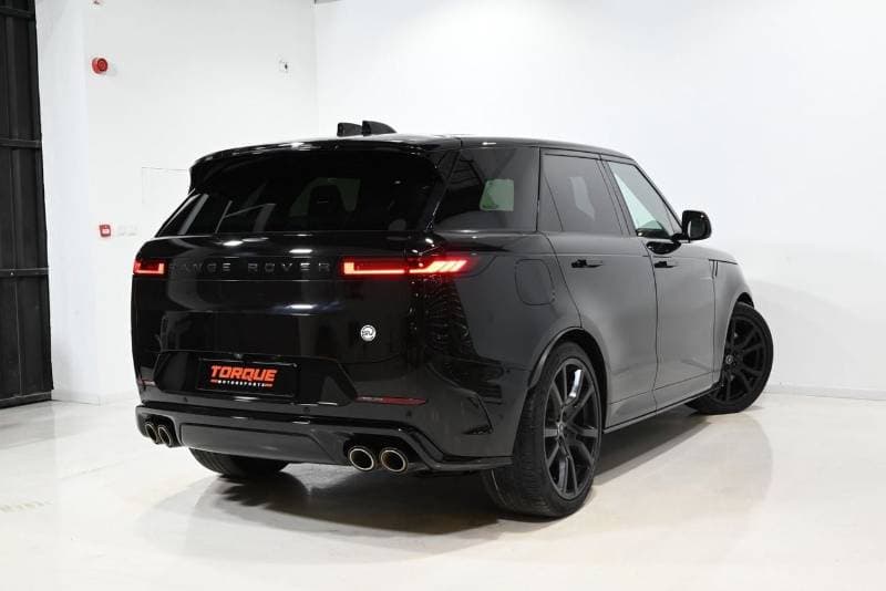 2025 Land Rover Range Rover SV thumbnail 4