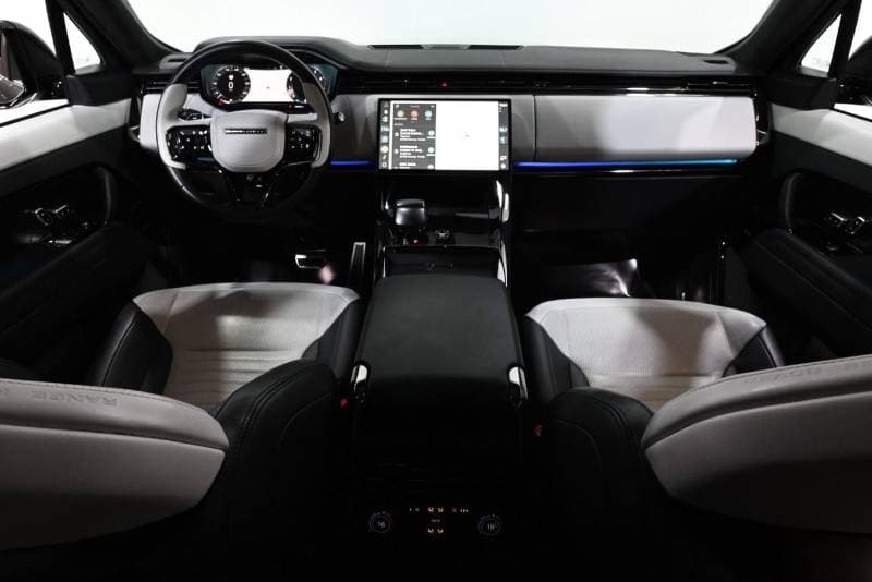 2025 Land Rover Range Rover SV thumbnail 7