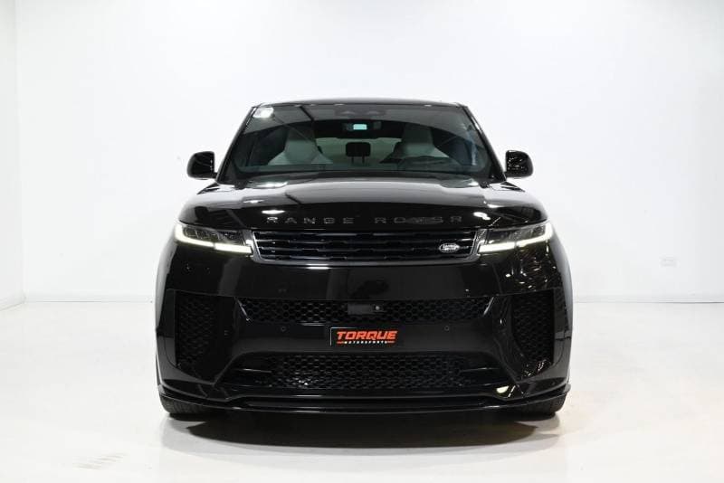 2025 Land Rover Range Rover SV thumbnail 2