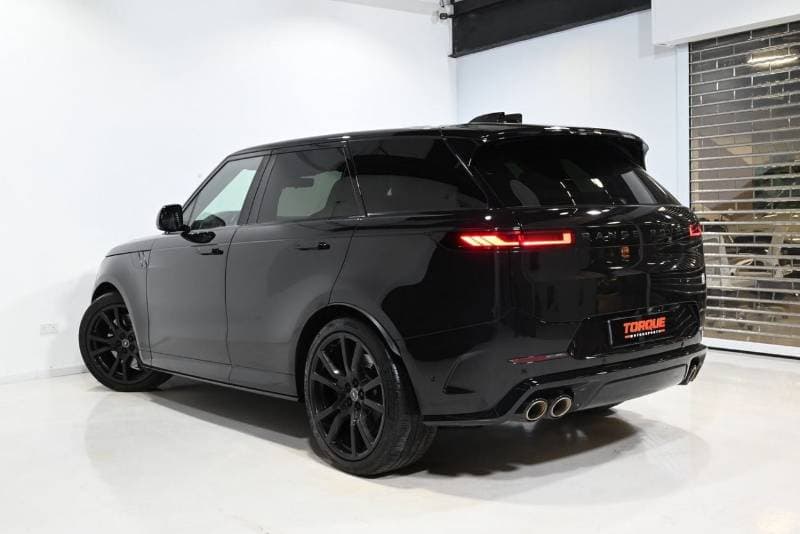 2025 Land Rover Range Rover SV thumbnail 6