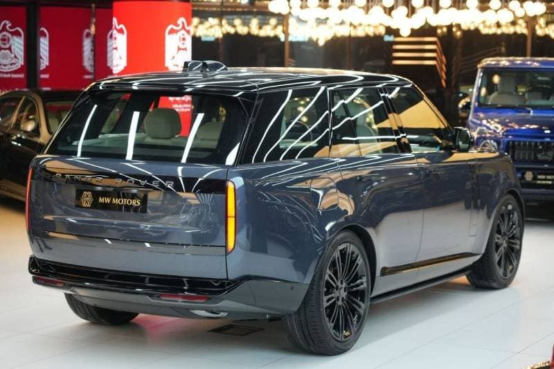 2026 Land Rover Range Rover AUTOBIOGRAPHY P530 thumbnail 4