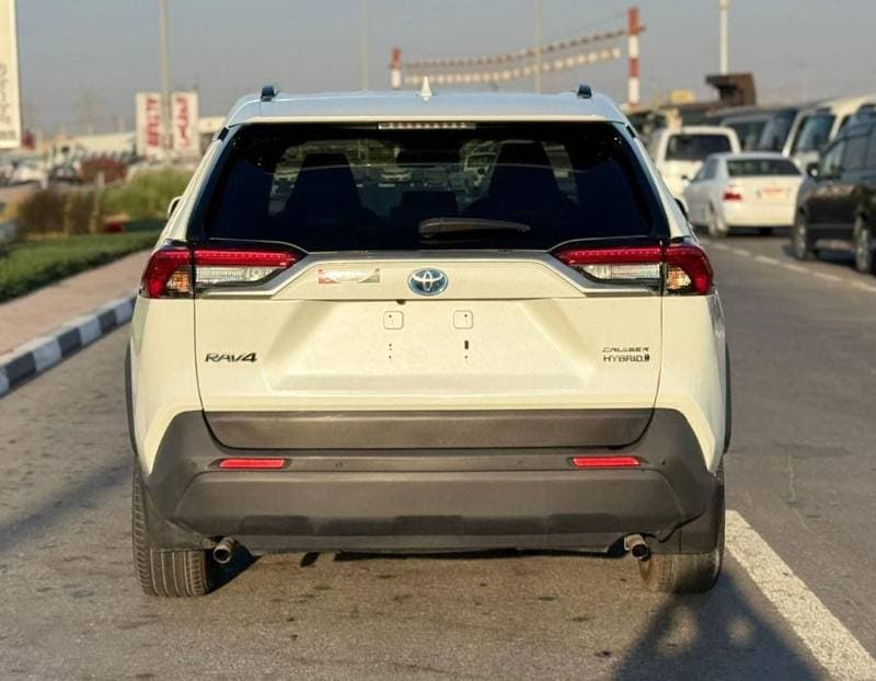 2021 Toyota RAV4 LTD HEV thumbnail 4