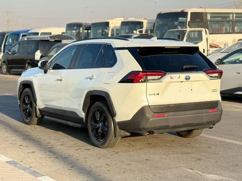 2021 Toyota RAV4 LTD HEV thumbnail 5