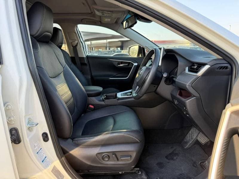 2021 Toyota RAV4 LTD HEV thumbnail 8