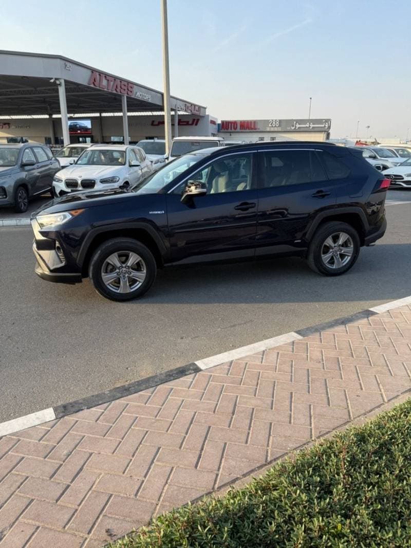 2020 Toyota RAV4 XLE