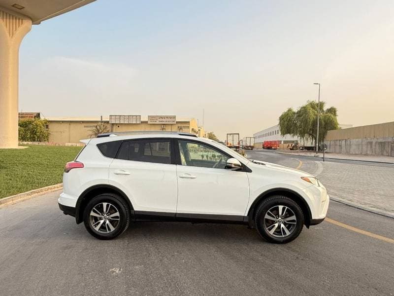 2018 Toyota RAV4 VXR thumbnail 5