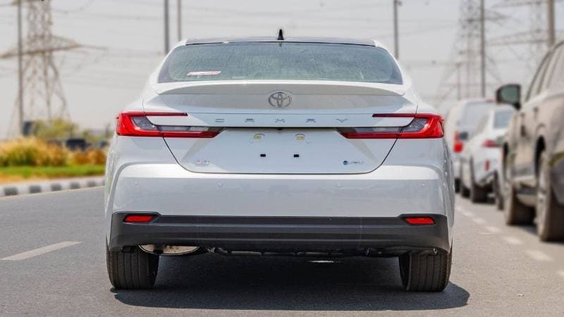 2026 Toyota Camry GLE HEV thumbnail 5