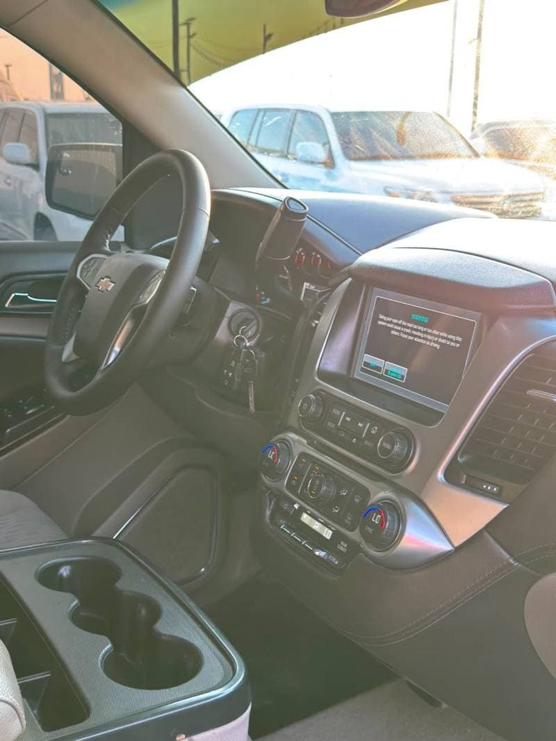 2015 Chevrolet Tahoe LS thumbnail 7