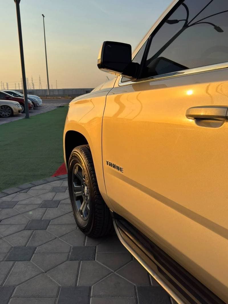2015 Chevrolet Tahoe LS thumbnail 6