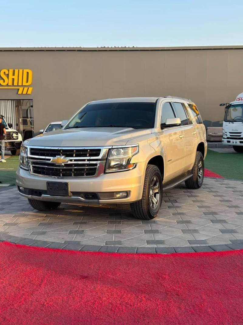 2015 Chevrolet Tahoe LS thumbnail 3