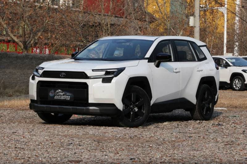 2026 Toyota RAV4 2.5L Luxury thumbnail 2