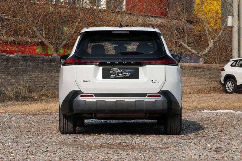 2026 Toyota RAV4 2.5L Luxury thumbnail 5