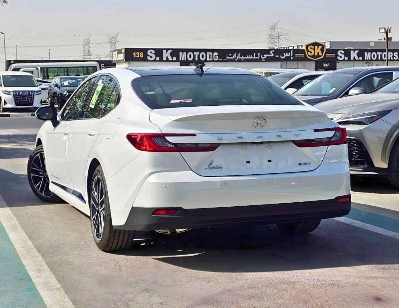 2026 Toyota Camry LIMITED HEV thumbnail 6