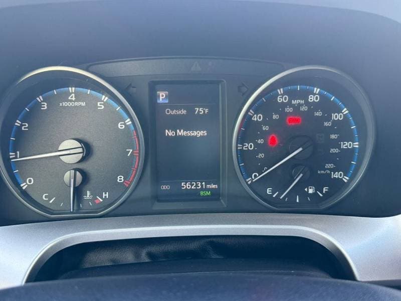 2018 Toyota RAV4 XLE thumbnail 3