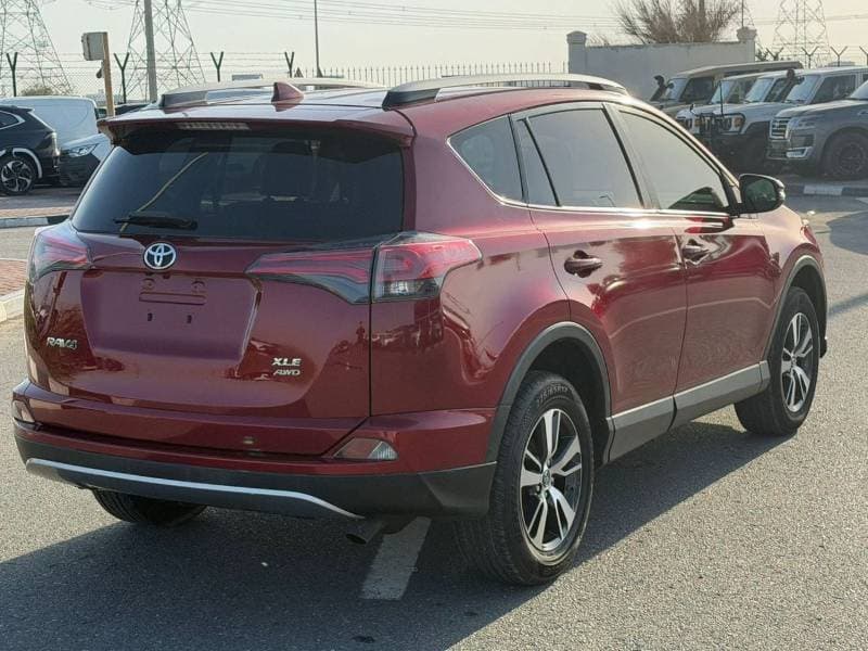 2018 Toyota RAV4 XLE thumbnail 5