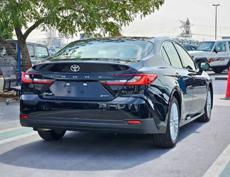 2025 Toyota Camry E PLUS HEV thumbnail 6