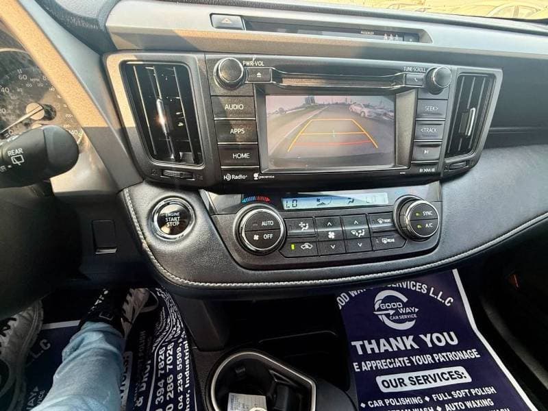 2018 Toyota RAV4 XLE thumbnail 6