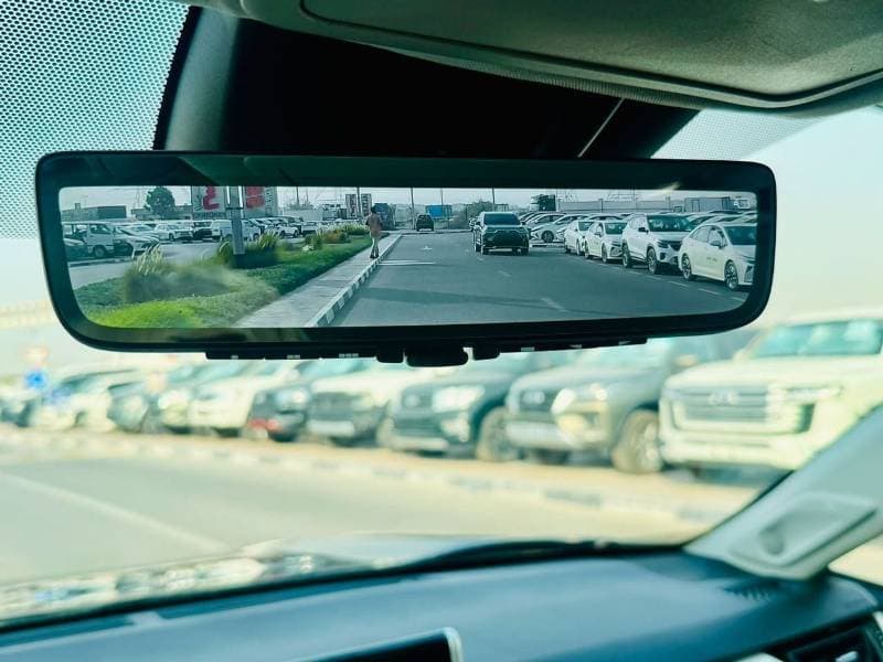 2021 Toyota RAV4 XLE thumbnail 3