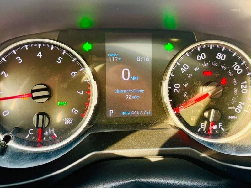 2021 Toyota RAV4 XLE thumbnail 8