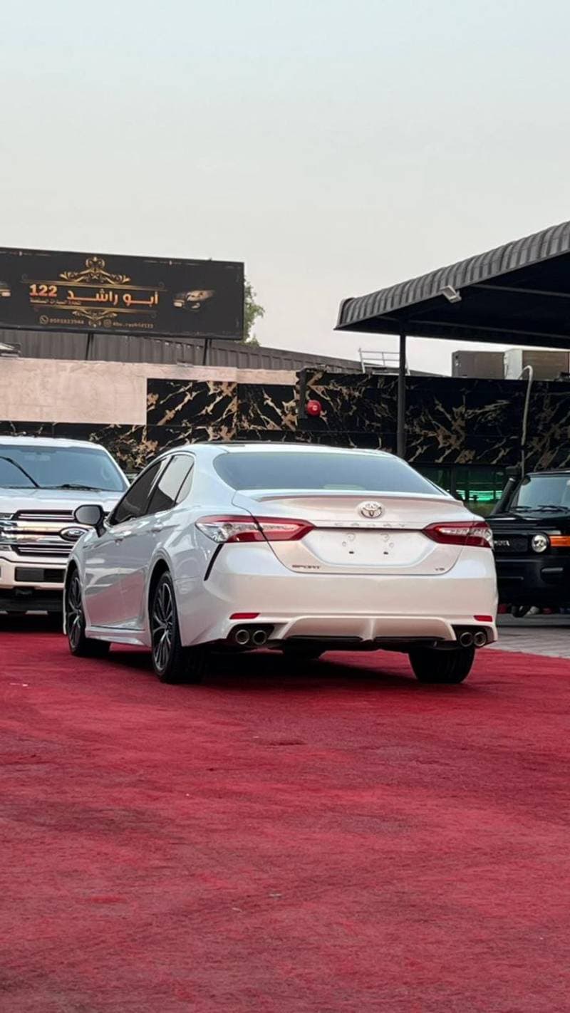 2019 Toyota Camry SPORT thumbnail 5