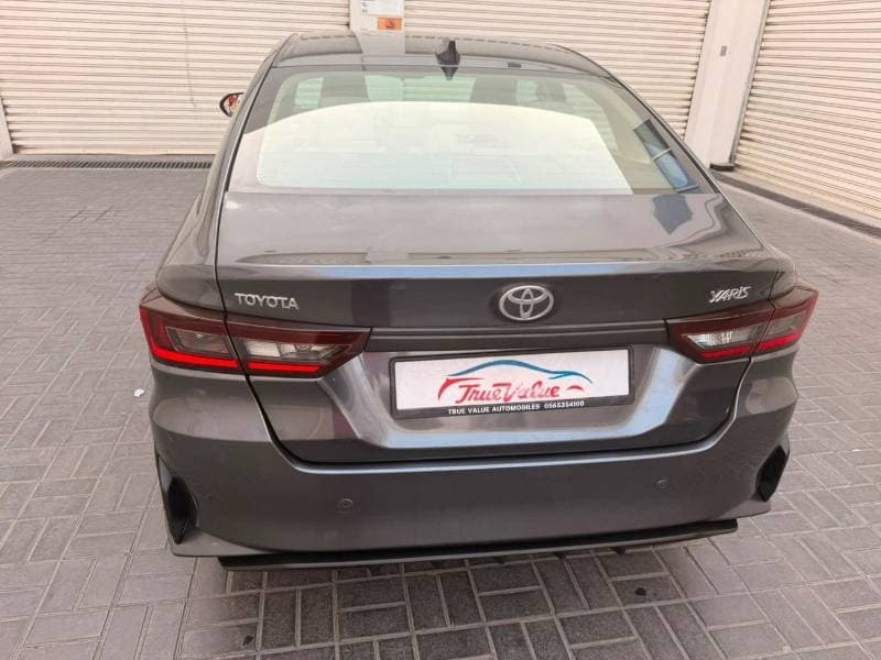 2023 Toyota Yaris E thumbnail 4