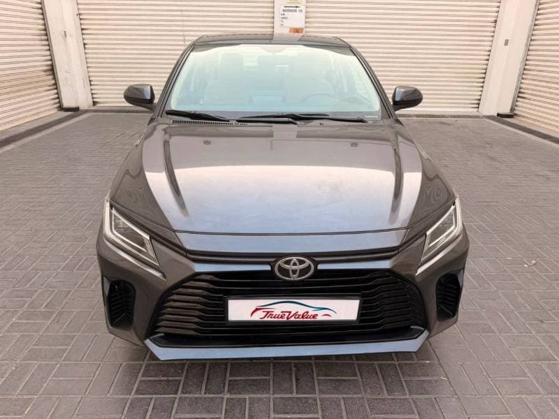 2023 Toyota Yaris E thumbnail 3