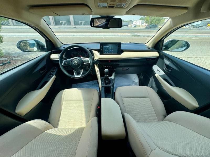 2024 Toyota Yaris E thumbnail 7