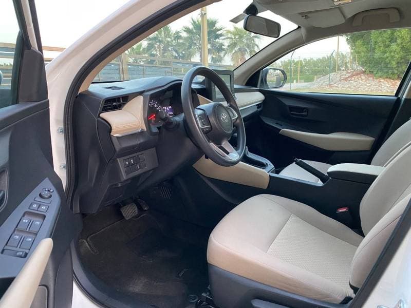 2023 Toyota Yaris E thumbnail 6