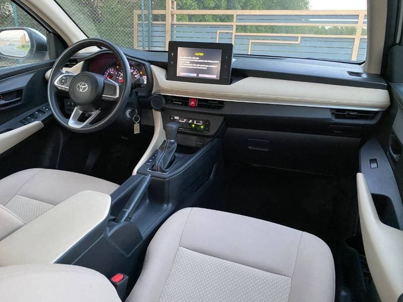 2023 Toyota Yaris E thumbnail 8