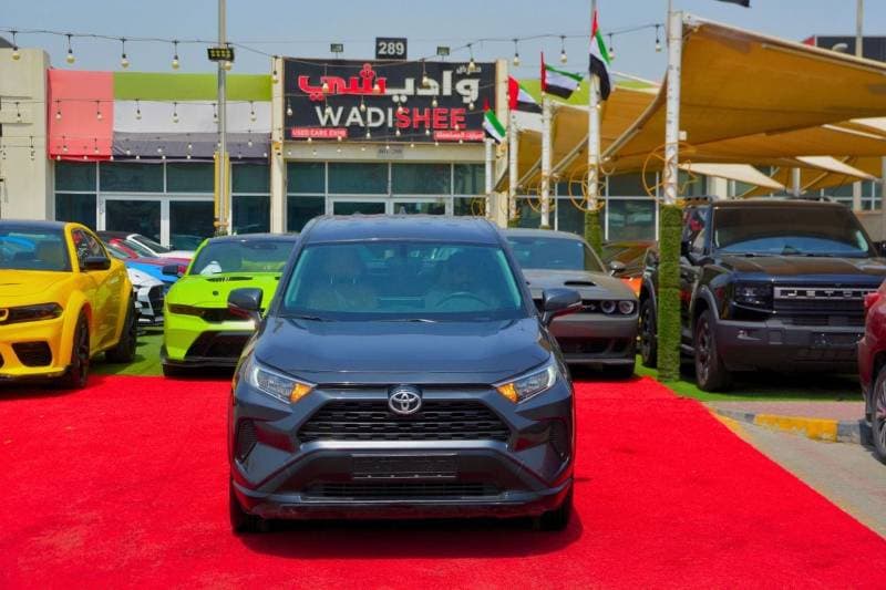 2025 Toyota RAV4 LE thumbnail 2