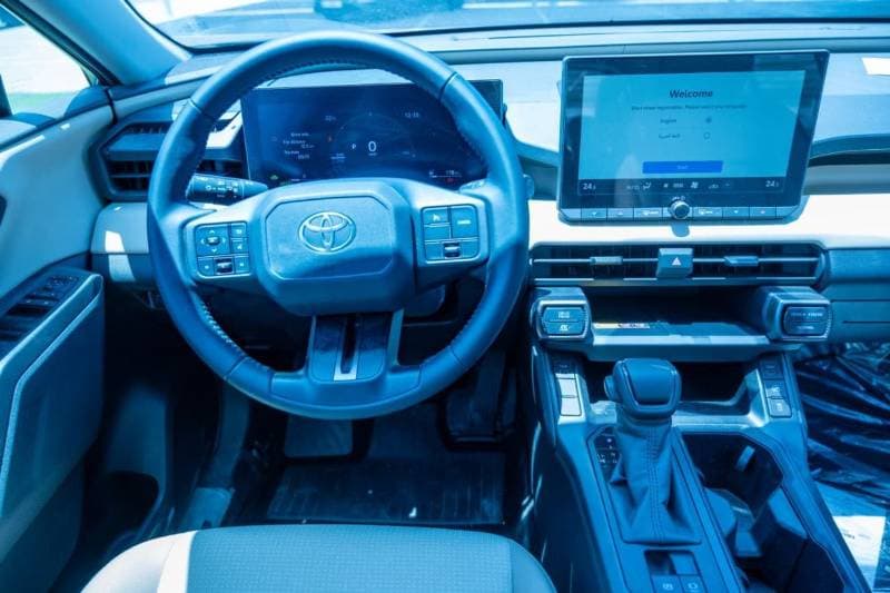2026 Toyota RAV4 VXR HEV thumbnail 8