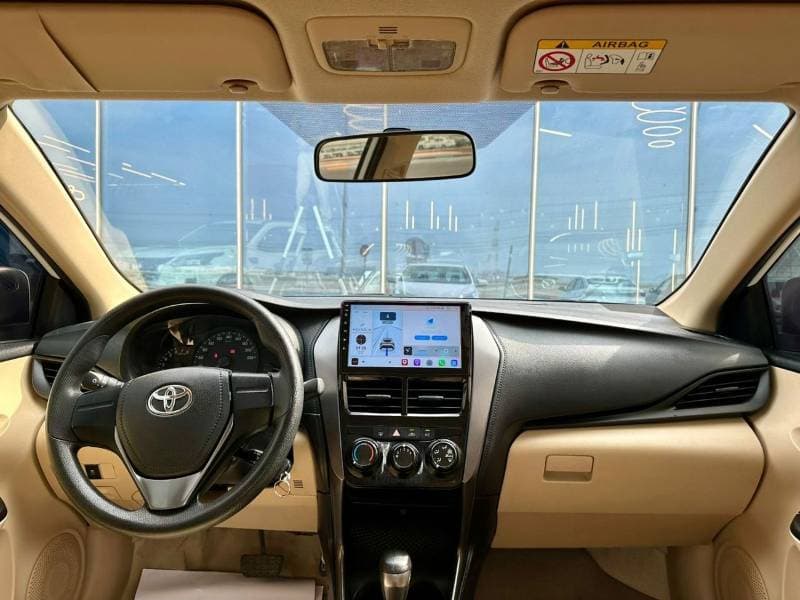 2022 Toyota Yaris Y thumbnail 8