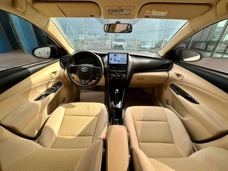 2022 Toyota Yaris Y thumbnail 7