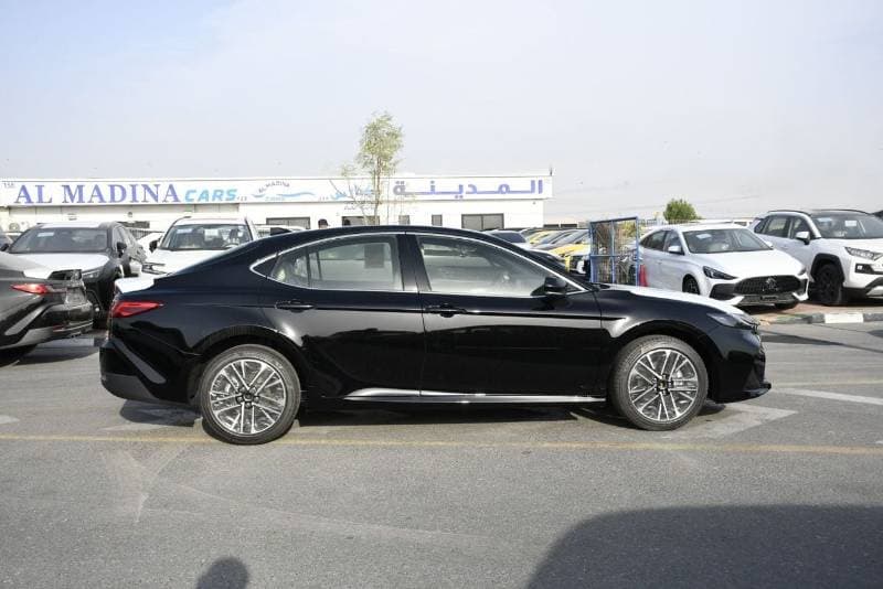 2026 Toyota Camry GLE thumbnail 4