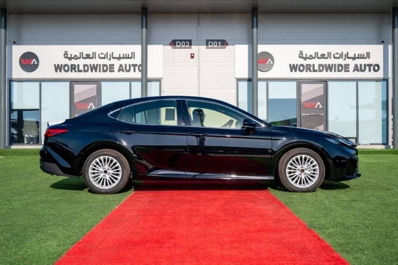 2026 Toyota Camry LE thumbnail 2