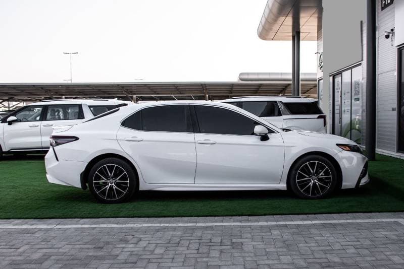 2023 Toyota Camry SE thumbnail 5
