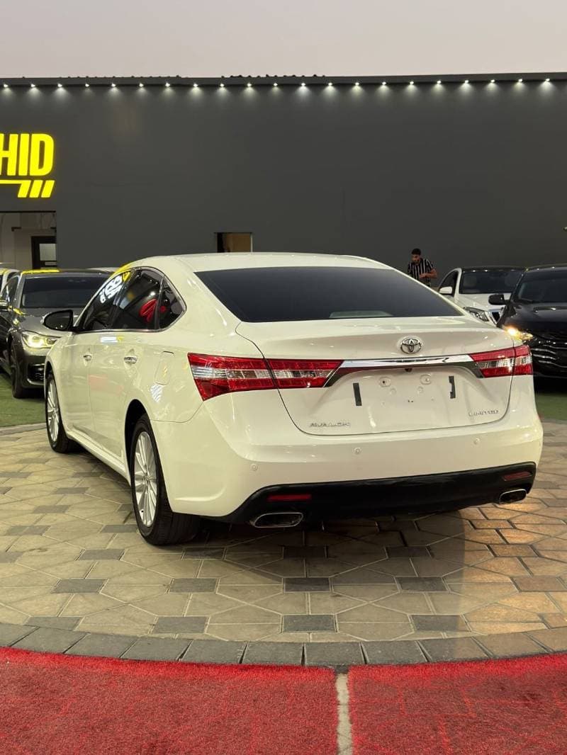2013 Toyota Avalon LIMITED thumbnail 3
