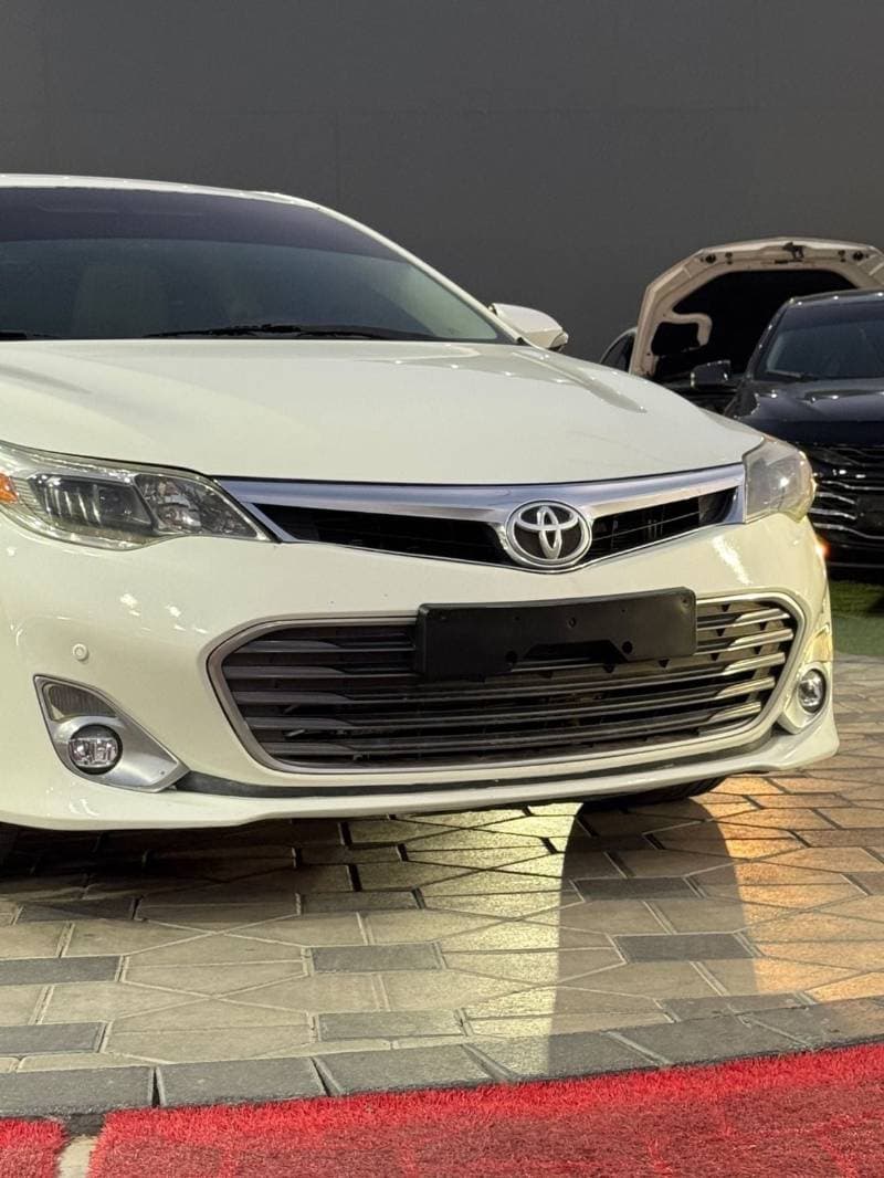 2013 Toyota Avalon LIMITED thumbnail 5