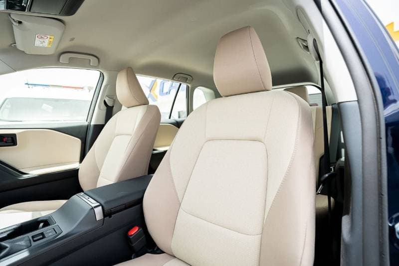 2026 Toyota RAV4 LE thumbnail 7