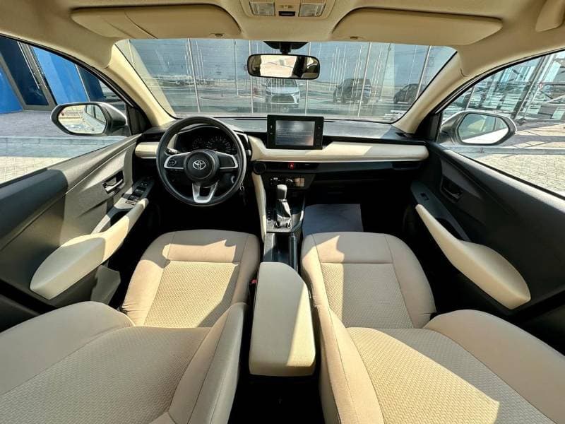 2023 Toyota Yaris E thumbnail 7