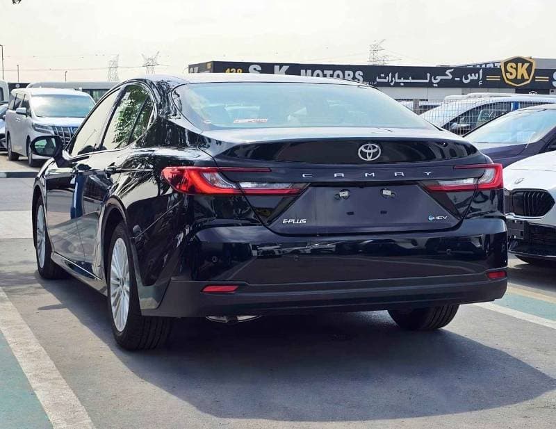 2025 Toyota Camry E PLUS HEV thumbnail 6