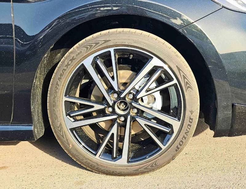 2025 Toyota Camry SPORT HEV thumbnail 5