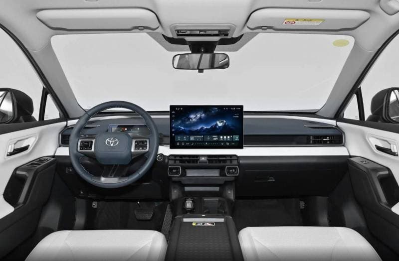2026 Toyota RAV4 Luxury 2.0L thumbnail 6